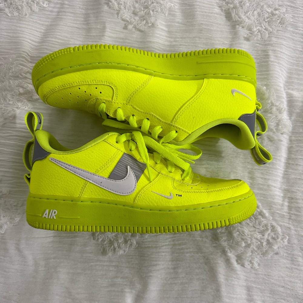 Nike Force 1 LV8 Utility Youth Shoes Volt-White-Wolf Grey-Black
